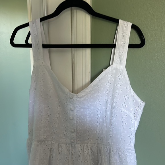 White summer dress - Picture 2 of 5